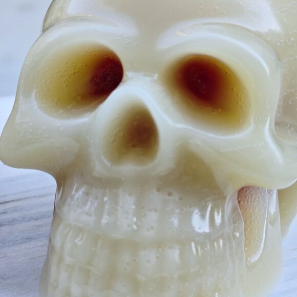 Handmade ✦ Bleeding Skull Candle ✦ Vanilla Cherry Cheesecake Soy Wax Gothic - Picture 8 of 12